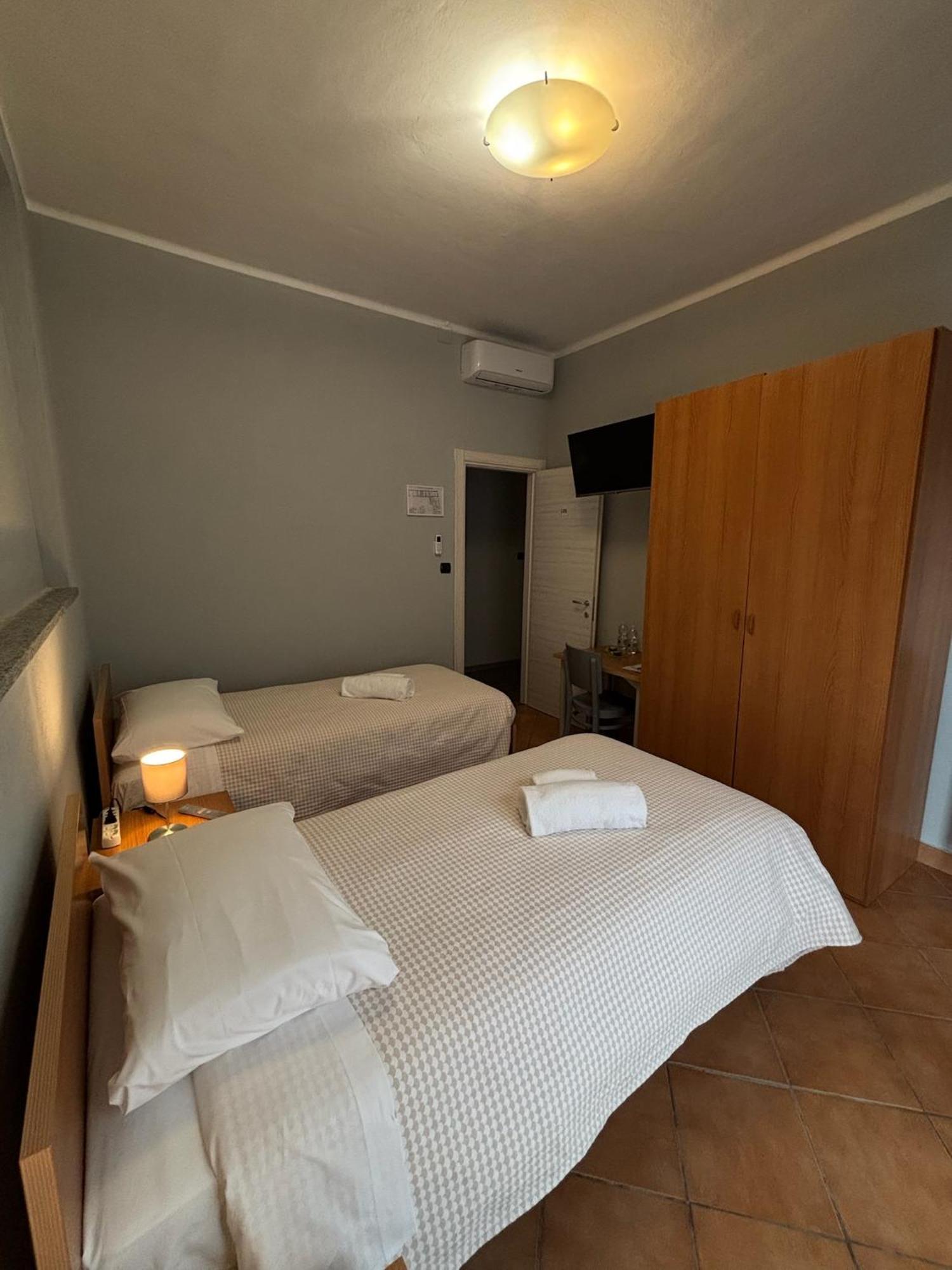 Domus Hotel Caselle Torinese Exterior photo